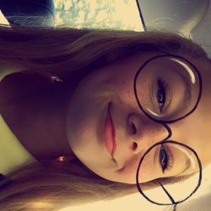 Meet your Posher, Lily